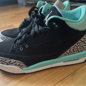 Grade school Jordan Retro 3s
